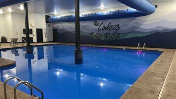 Piscine couverte, piscine extérieure