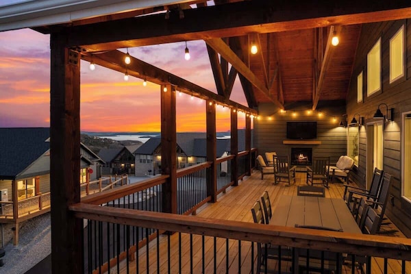 Top Deck with a view of Table Rock Lake!