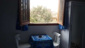 Dining - A guest house that sees the pyramids, 10 minutes on foot to the pyramid (Haram)