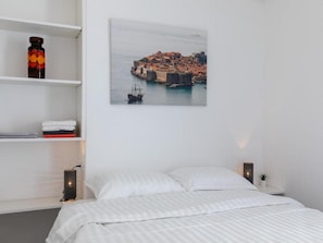 Estúdio (Studio Apartment with Partially Sea V)