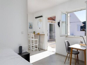 Studio (Studio Apartment with Terrace and Par) | Living room