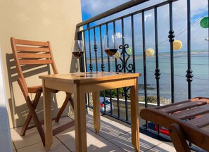 Property grounds - Ballycotton Holiday Apartment No 6 (Ballycotton)