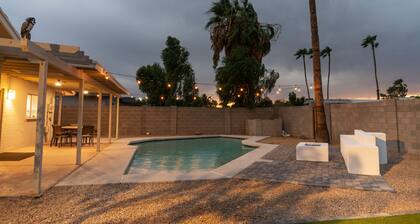 Quaint Tempe home, heated pool, 5 min from ASU/Cubs!