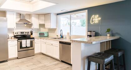 Quaint Tempe home, heated pool, 5 min from ASU/Cubs!