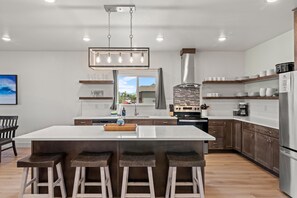 Fridge, microwave, oven, stovetop - 3 Bed, 4 Bath-12 Guests with indoor pool/Rec Center at Waterdance (Garden City)