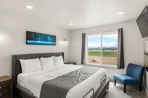 3 bedrooms, iron/ironing board, travel crib, free WiFi - 3 Bed, 4 Bath-12 Guests with indoor pool/Rec Center at Waterdance (Garden City)