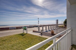 2 Double Bed Oceanfront | Rollaway beds, free WiFi, bed sheets