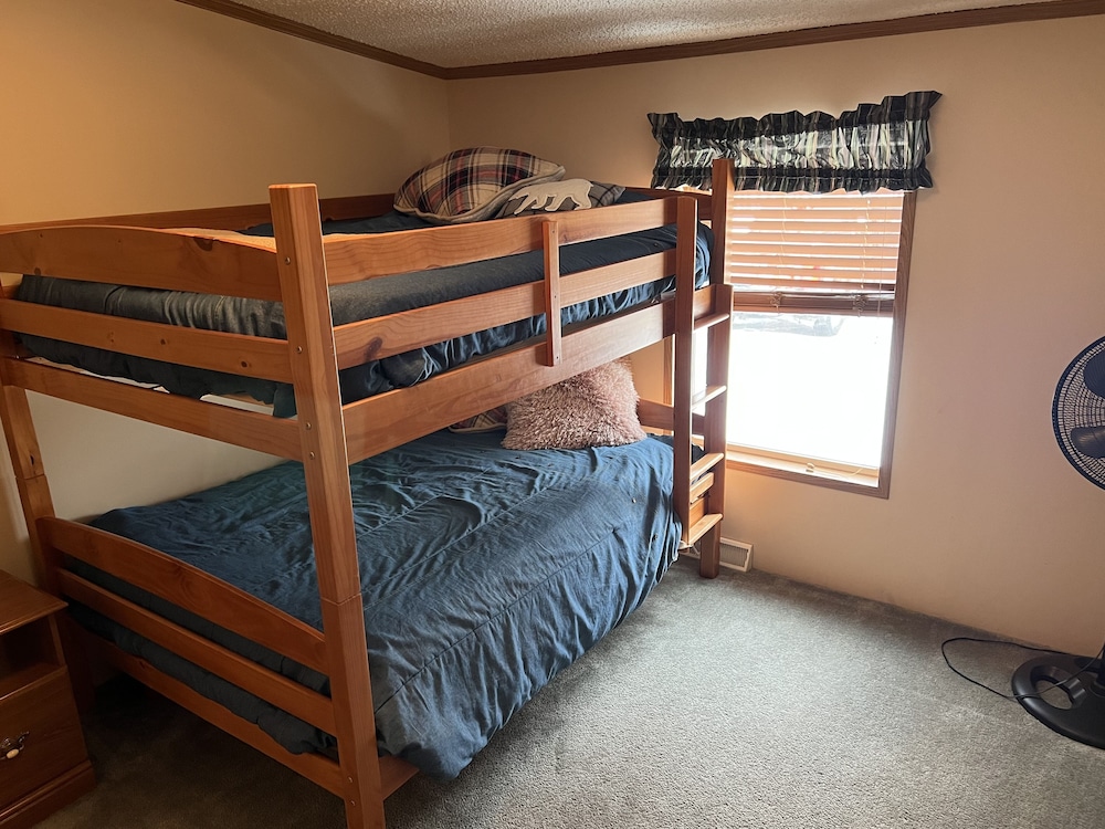 Beautiful & Cozy Waterfront Hill Lake cabin Aitkin County Vrbo