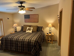 3 bedrooms, WiFi, bed sheets - Beautiful & Cozy Waterfront Hill Lake cabin (Hill City)