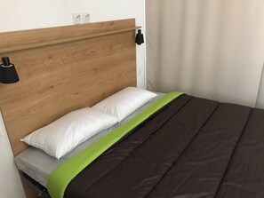 3 bedrooms, WiFi - New luxury mobile home with covered terrace (Agde)