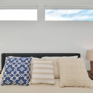 3 habitaciones, escritorio, tabla de planchar con plancha y wifi gratis 