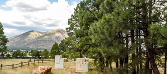 Contemporary Country Club Condo with portable A/C's in the bedrooms.