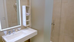 Monolocale 6 Giardinetto | Baño | Regadera, amenidades de baño gratuitas, secadora de cabello, toallas 