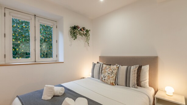 Desk, iron/ironing board, WiFi (free), bed sheets - Underground Batalha Studios - B (Oporto)