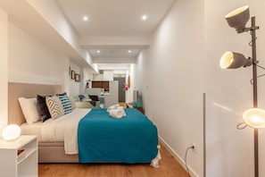 Unclassified image, 5 of 24, button