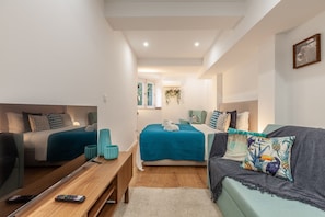 Unclassified image, 4 of 24, button