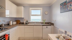 Unclassified image, 4 of 28, button - 3 bedroom accommodation in Porthleven (Porthleven)