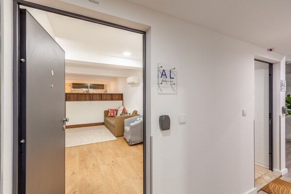 Unclassified image, 1 of 20, button