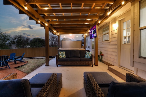 Property grounds - 10 mi Lackland AFB BMT Hot Tub~ Game Room ~ Bocce Ball ~ Horseshoes (San Antonio)