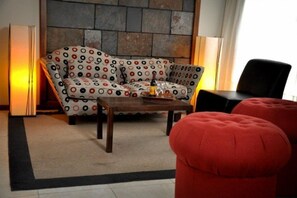 Minibar, in-room safe, free WiFi, bed sheets - TIERRA MORA HOTEL BOUTIQUE (San Rafael)