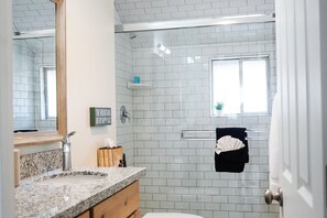 Appartement Deluxe, 3 chambres | Salle de bain