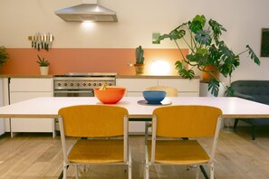 Dining - Stunning 3-bedroom townhouse in superb location (London)