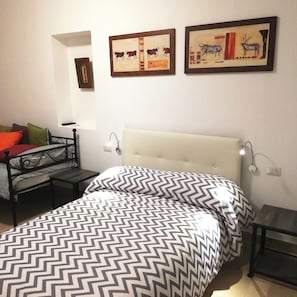 3 bedrooms, desk, free WiFi, bed sheets