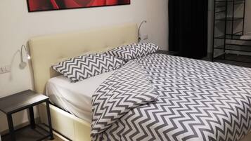 3 camere, una scrivania, Wi-Fi gratuito, lenzuola