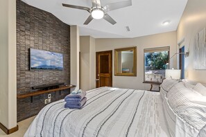 4 habitaciones, escritorio, tabla de planchar con plancha y wifi 