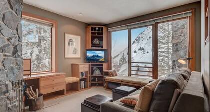 Newly renovated! Alta Blackjack Condo - ski-in/ski-out Snowbird, ski-in Alta