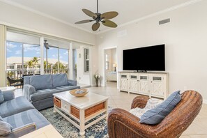 Smart-TV og DVD-spiller