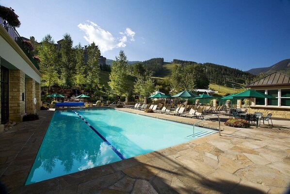 Ulkouima-allas, lämmitetty uima-allas