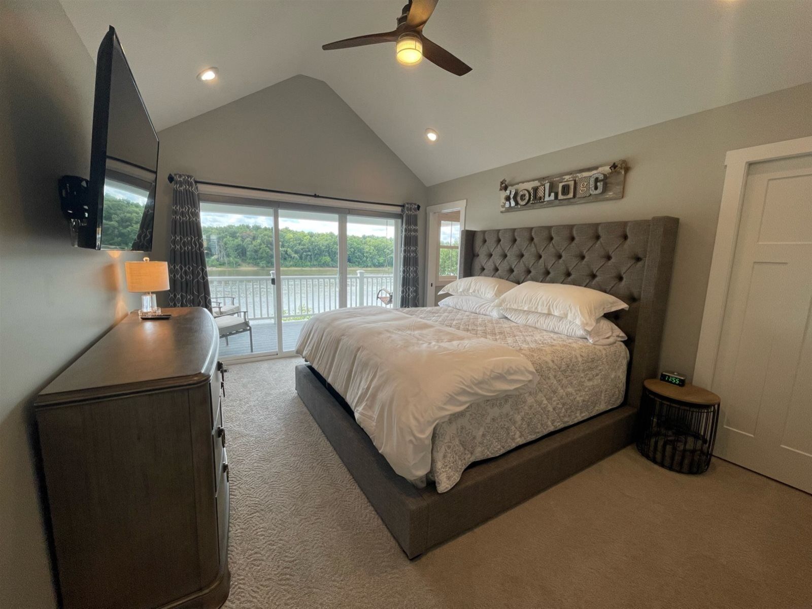 Nhà (The Harbor House) | Ngoại thất