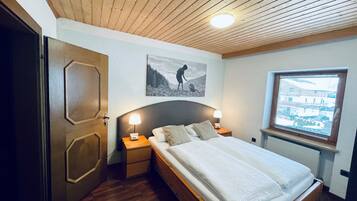 3 habitaciones, cuna de viaje, wifi y ropa de cama