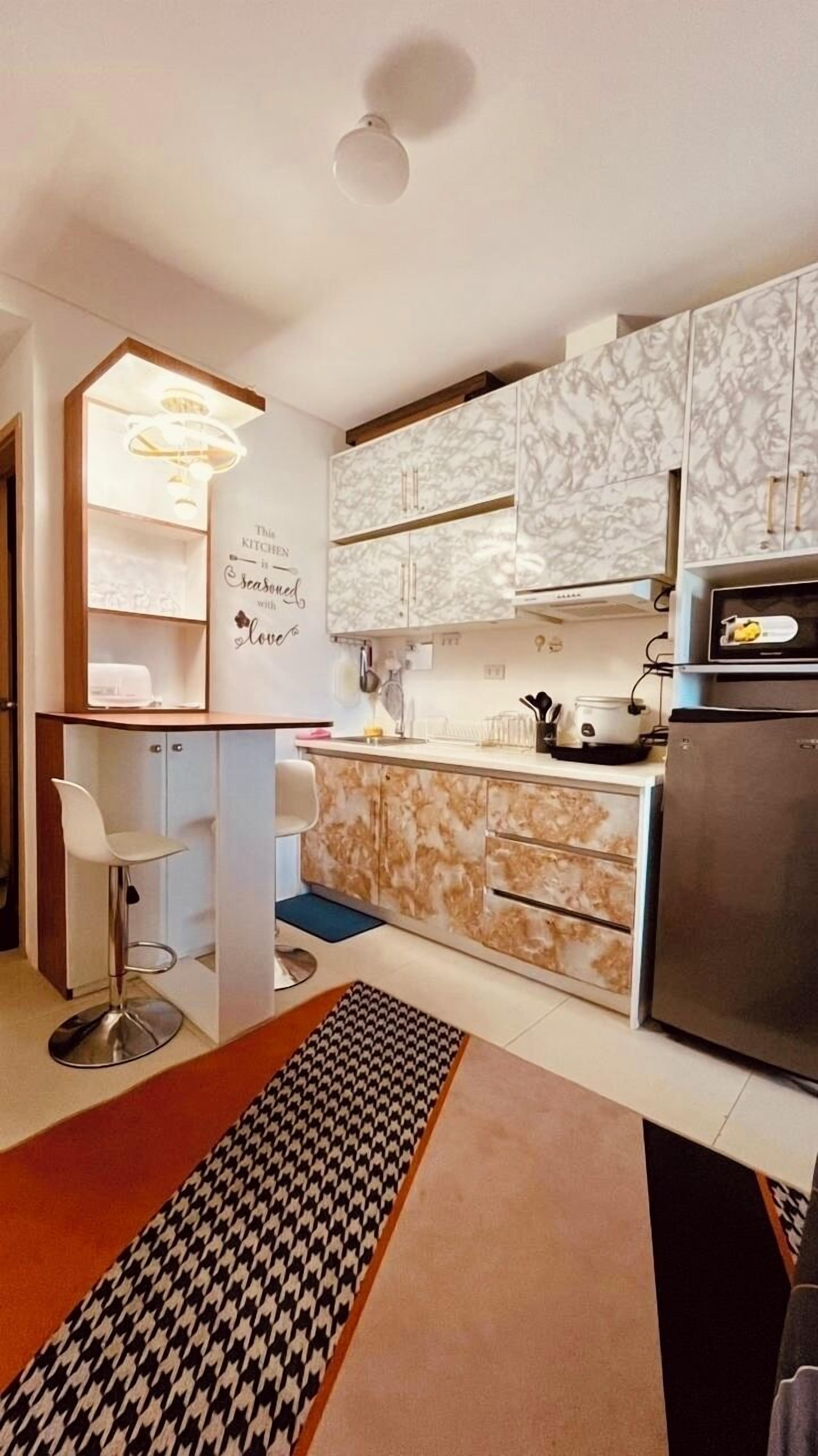 冰箱、微波炉、炉灶、电热水壶