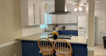 Cheerful & Spacious 3 Bedroom Home