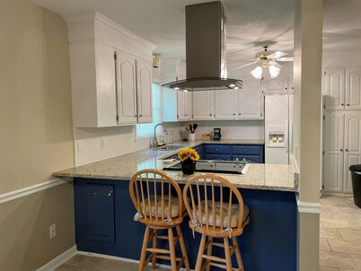 Cheerful & Spacious 3 Bedroom Home