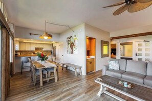 Interior - Kapalua ocean view 1 bedroom spacious villa condo, AC, walk down to the beach (Kapalua)