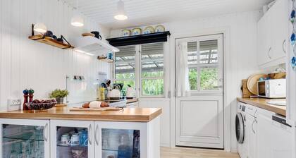 Stunning home in Præstø with kitchen