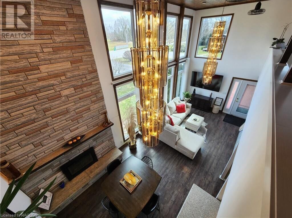 Älytelevisio, takka, tietokoneen näyttö