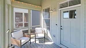 House (Anchors Away #48) | Exterior - Anchors Away #48 (Ottawa)