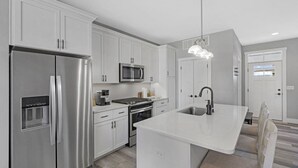 House (Anchors Away #48) | Exterior - Anchors Away #48 (Ottawa)