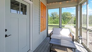 House (Anchors Away #48) | Exterior - Anchors Away #48 (Ottawa)