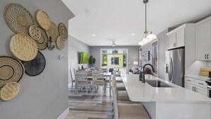 House (Anchors Away #48) | Exterior - Anchors Away #48 (Ottawa)