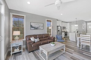 House (Anchors Away #48) | Exterior - Anchors Away #48 (Ottawa)