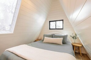 2 多间卧室、旅行婴儿床、免费 WiFi、床单