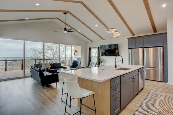 Interior - Breathtaking Views of Lake Texoma's beaches/Islands and Highport Marina.
 (Pottsboro)