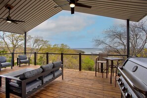 Outdoor dining - Breathtaking Views of Lake Texoma's beaches/Islands and Highport Marina.
 (Pottsboro)