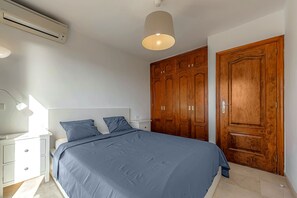 2 bedrooms, in-room safe, iron/ironing board, free WiFi - HOUSE OF THE SEA (Callao Salvaje)
