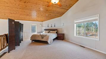 5 bedrooms, iron/ironing board, free WiFi, bed sheets